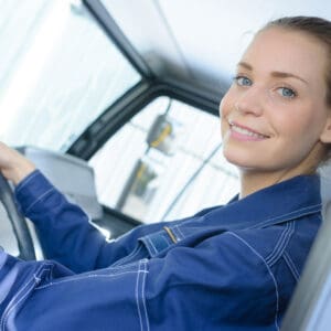 LMT Transports vous propose des véhicules et des chauffeurs pour la livraison local ou régional, avec une prestation au forfait journée. Bénéficiez grâce à LMT Transports de services et d'une véritable expertise dans le service de la distribution